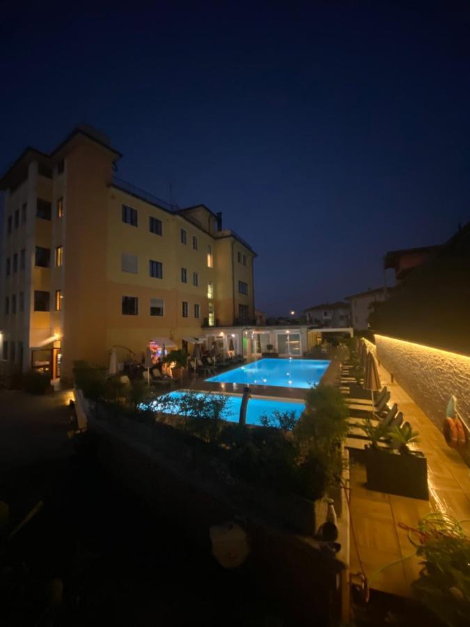 Green Park Hotel Πεσκιέρα ντελ Γκάρντα Εξωτερικό φωτογραφία