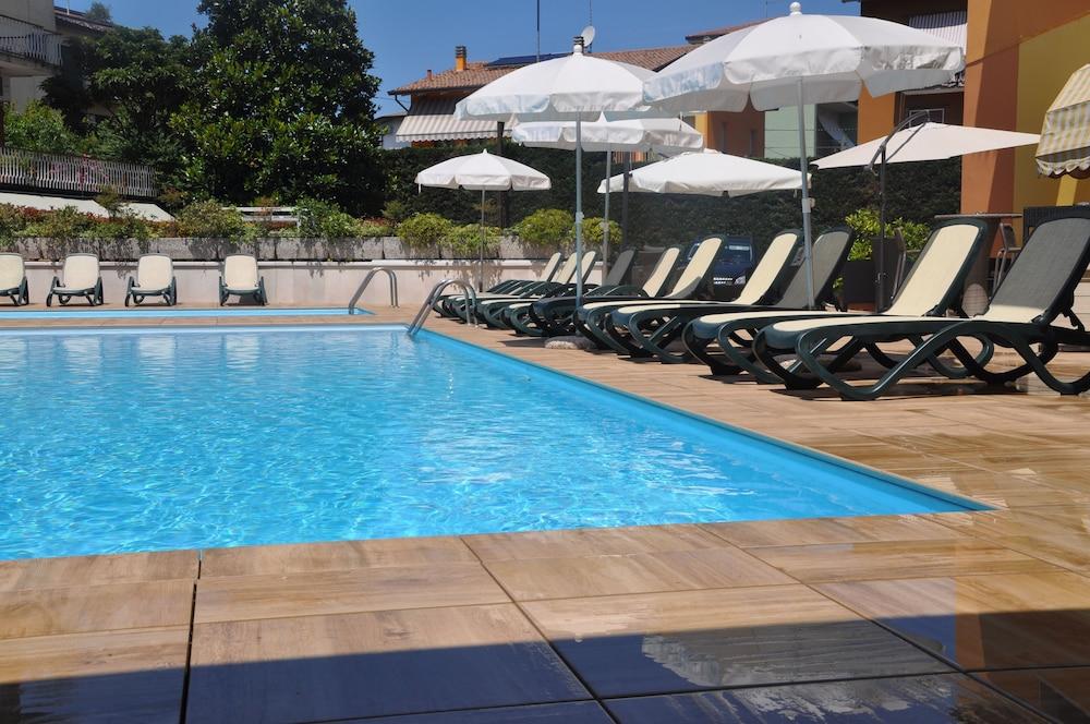 Green Park Hotel Πεσκιέρα ντελ Γκάρντα Εξωτερικό φωτογραφία