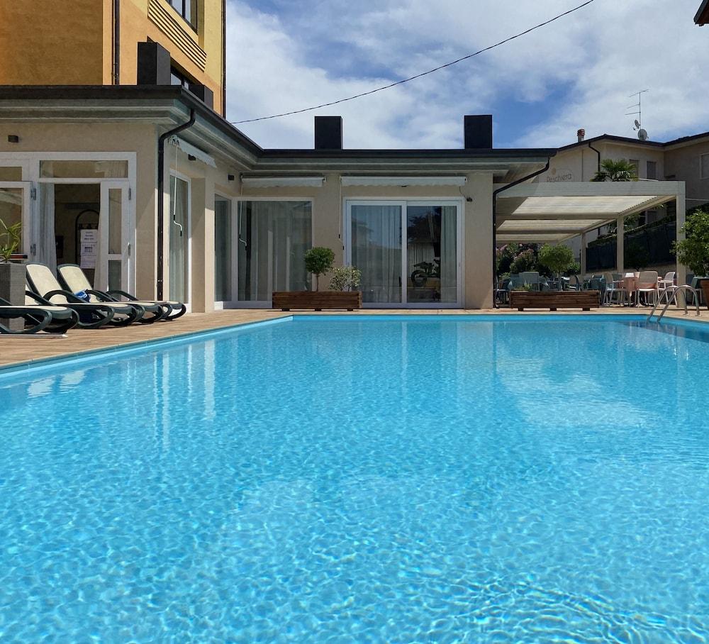 Green Park Hotel Πεσκιέρα ντελ Γκάρντα Εξωτερικό φωτογραφία