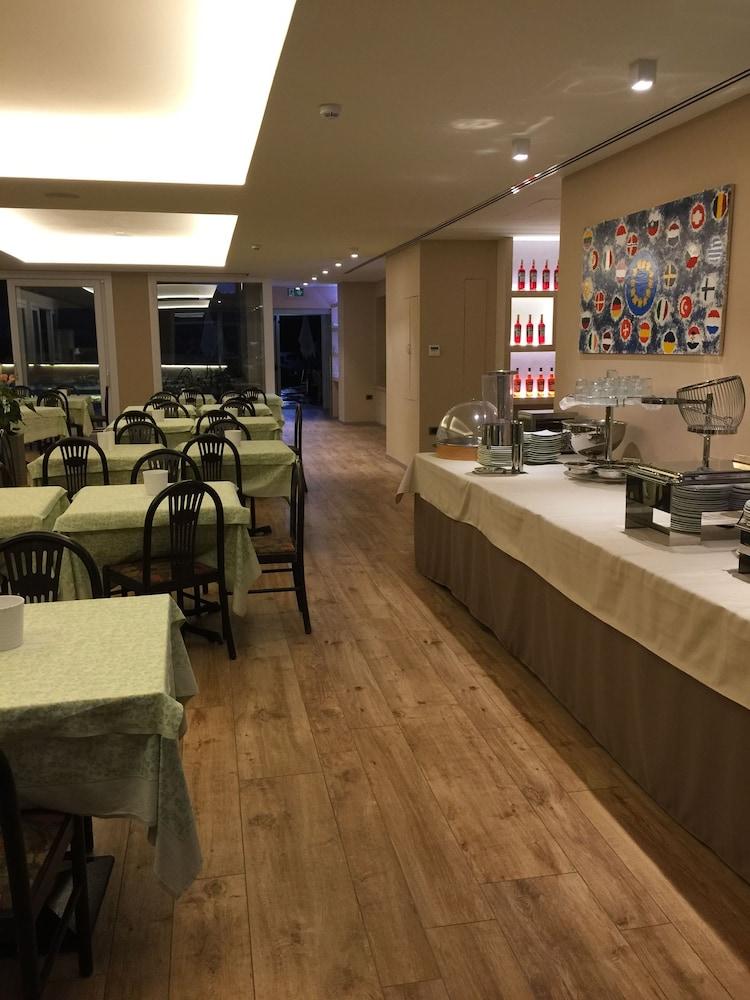Green Park Hotel Πεσκιέρα ντελ Γκάρντα Εξωτερικό φωτογραφία