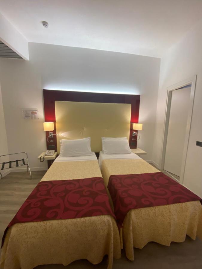 Green Park Hotel Πεσκιέρα ντελ Γκάρντα Εξωτερικό φωτογραφία