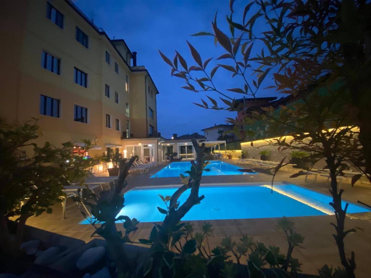 Green Park Hotel Πεσκιέρα ντελ Γκάρντα Εξωτερικό φωτογραφία