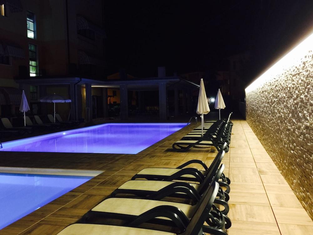 Green Park Hotel Πεσκιέρα ντελ Γκάρντα Εξωτερικό φωτογραφία
