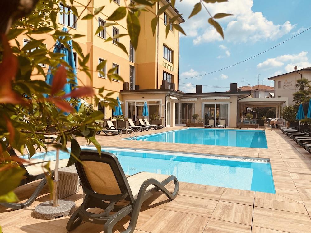 Green Park Hotel Πεσκιέρα ντελ Γκάρντα Εξωτερικό φωτογραφία