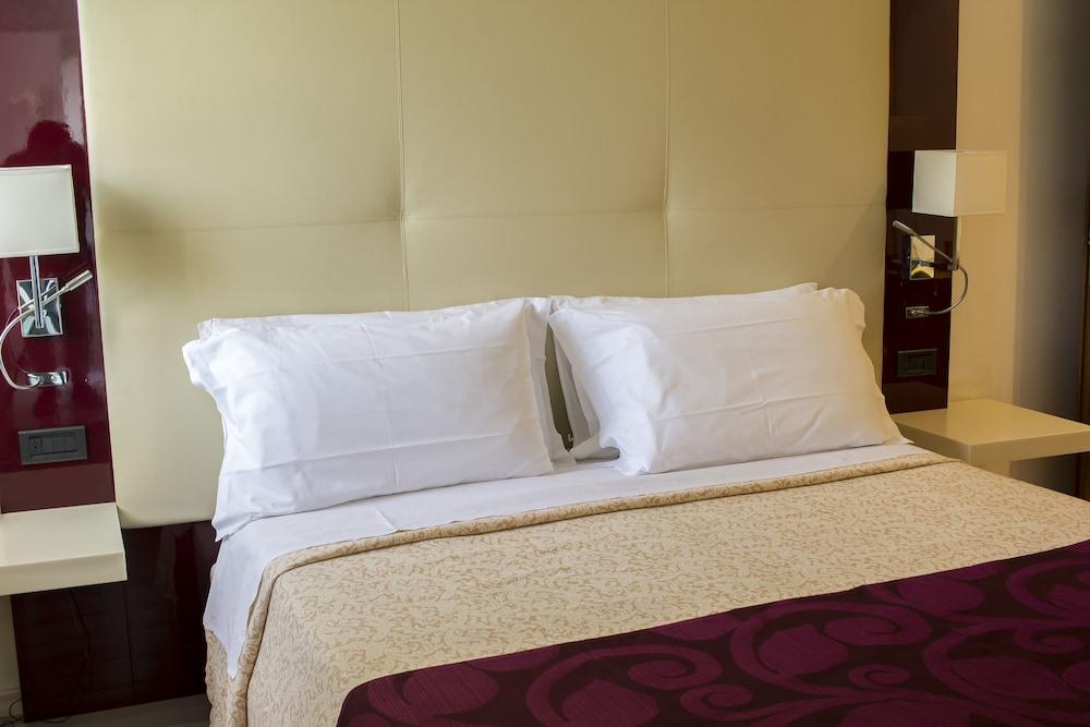 Green Park Hotel Πεσκιέρα ντελ Γκάρντα Εξωτερικό φωτογραφία